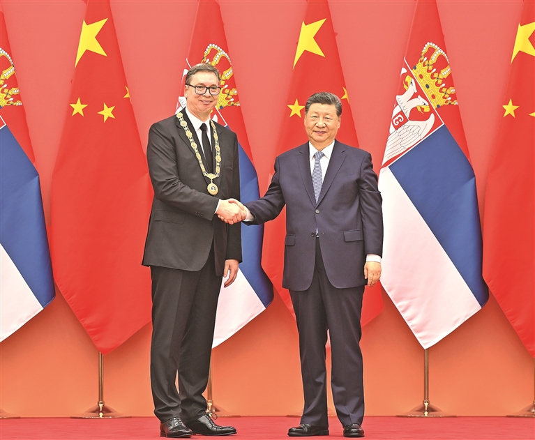 习近平为塞尔维亚总统武契奇举行“友谊勋章”颁授仪式 习近平为塞尔维亚总统武契奇举行“友谊勋章”颁授仪式
