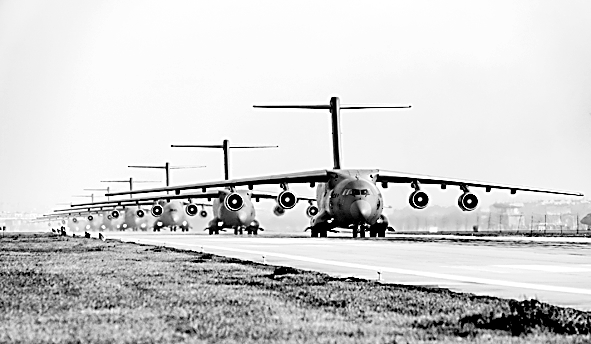 “飞到梦想那么高,飞向信念那么远”——记空军航空兵某团 “飞到梦想那么高,飞向信念那么远”——记空军航空兵某团