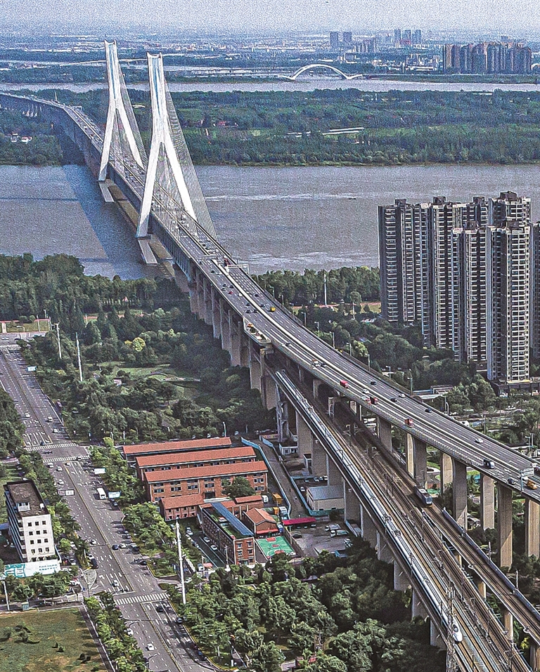 以更完善的法治,护佑亿万人平安出行——聚焦道路交通安全法首次系统性“大修” 以更完善的法治,护佑亿万人平安出行——聚焦道路交通安全法首次系统性“大修”