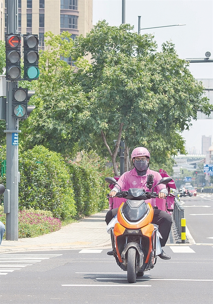 以更完善的法治,护佑亿万人平安出行——聚焦道路交通安全法首次系统性“大修” 以更完善的法治,护佑亿万人平安出行——聚焦道路交通安全法首次系统性“大修”