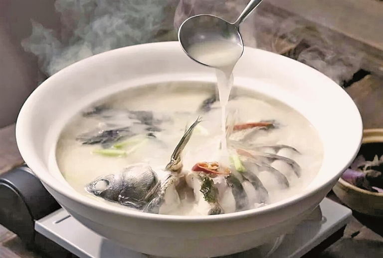 浙江衢州：开化清水鱼，鲜脱眉毛咯！