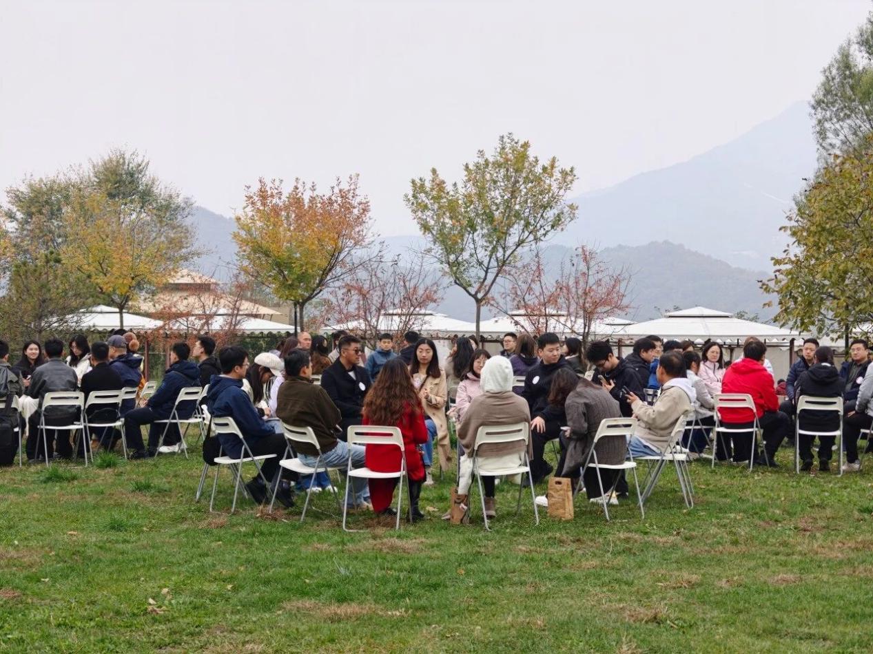 北京西城举办“月之缘”单身联谊会 百余青年山野结缘