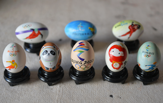 四川内江:蛋壳上“画”冬奥 四川内江:蛋壳上“画”冬奥