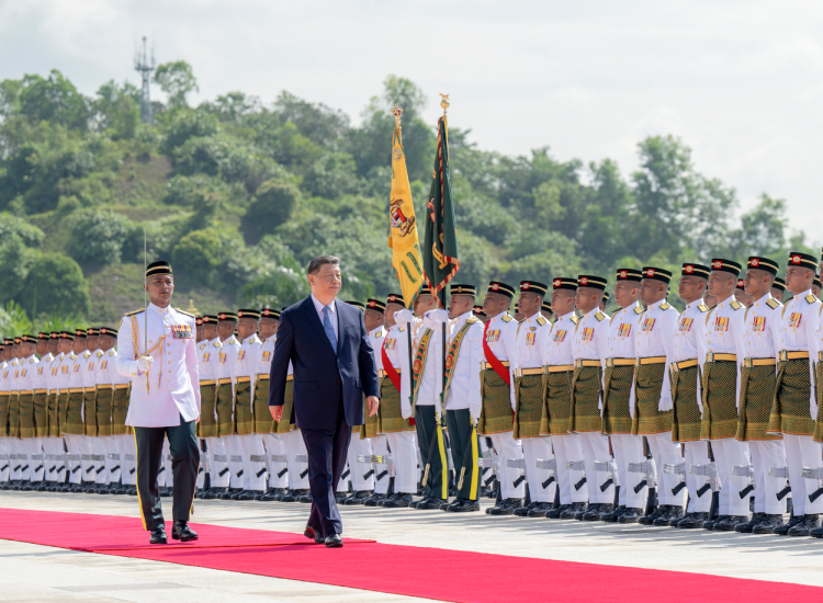 习近平会见马来西亚最高元首易卜拉欣 习近平会见马来西亚最高元首易卜拉欣