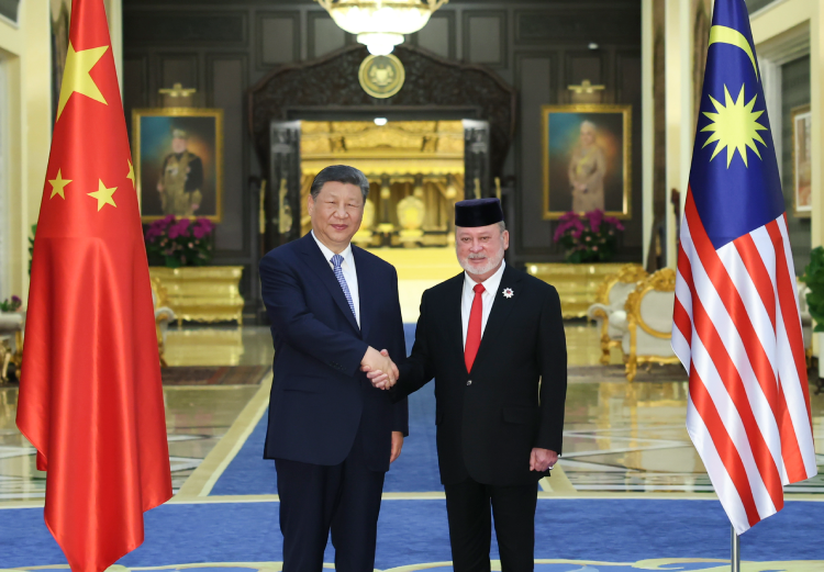 习近平会见马来西亚最高元首易卜拉欣 习近平会见马来西亚最高元首易卜拉欣