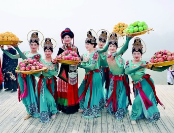 饱览山川美 领略人文情——新疆在绿水青山间书写文旅融合发展的生动答卷 饱览山川美 领略人文情——新疆在绿水青山间书写文旅融合发展的生动答卷