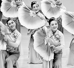 乐意为快乐买单,银发族“潮”着呢! 乐意为快乐买单,银发族“潮”着呢!