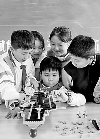 弘扬伟大抗战精神 筑牢国防钢铁长城 弘扬伟大抗战精神 筑牢国防钢铁长城