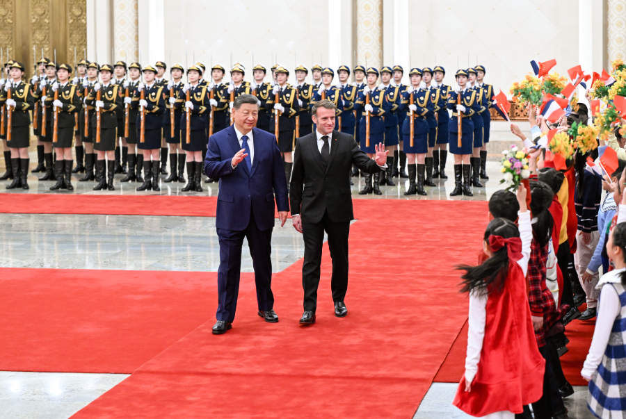 习近平同法国总统马克龙举行会谈 习近平同法国总统马克龙举行会谈